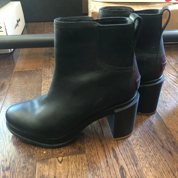 Sorel Blake Block-Heel Leather Chelsea Boots - Picture 2 of 3